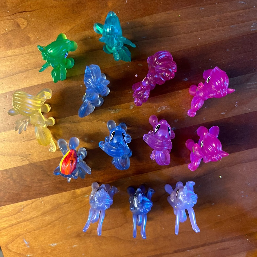 My Little Pony (2018) Hasbro Clear Mini Figures - Picture 4 of 6